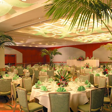 Hilton Waikiki Beach Resort & Spa-2